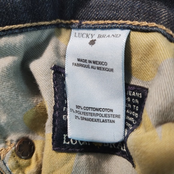 LUCKY BRAND Size 6 CATE BOOT Dark Blue Distressed Denim Boot Cut Jeans - Picture 10 of 13